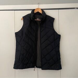 REI Women’s puffer vest, XL, new without tags